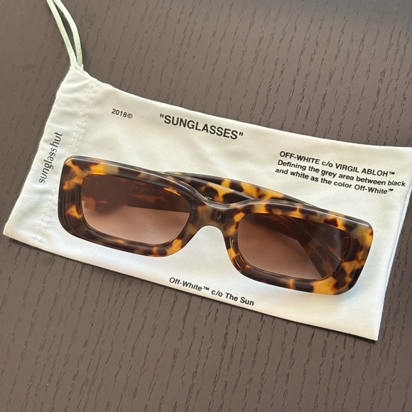 Off-White Sunglasses - Full Inclusion - Picture 4 of 15